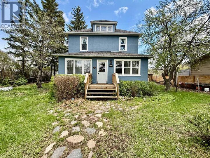 5127 47 Street — photo 1