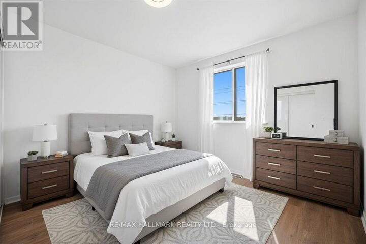 Property Photo: 3025 The Credit Woodlands Drive 314 ON L5C 2V3