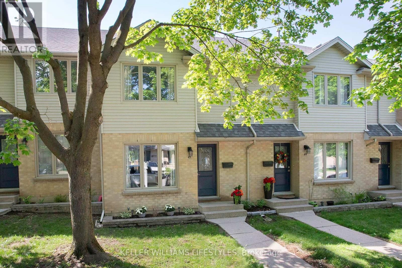 Property Photo:  925 Lawson Road 45  ON N6G 4X3 