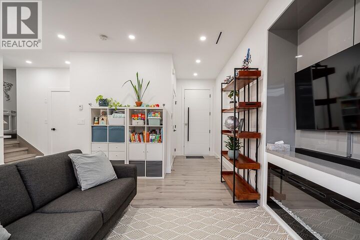 Property Photo:  4675 Canada Way #2  BC V5G 1K9 