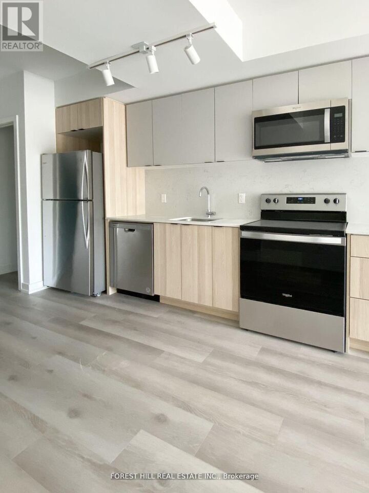 Property Photo: 2000 Bathurst Street 309 ON M5P 0A7