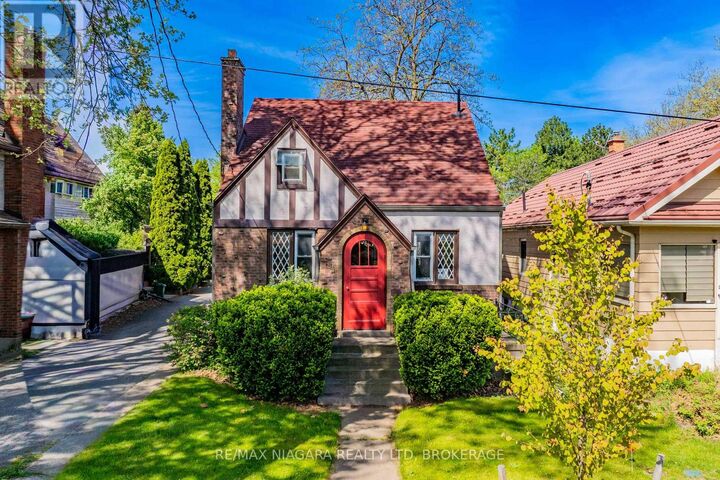 Property Photo: 81 Woodland Avenue ON L2R 5A4