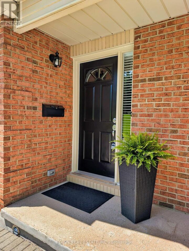 Property Photo:  5150 Dorchester Road 6  ON L2E 7H2 
