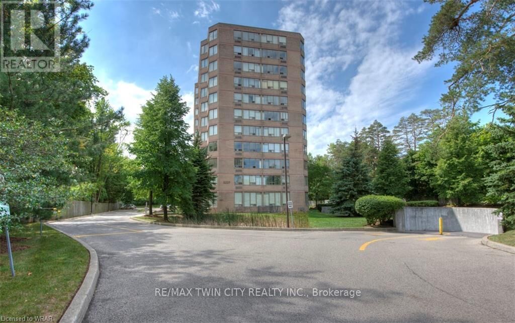 Property Photo:  3227 King Street East 503  ON N2A 3Z9 