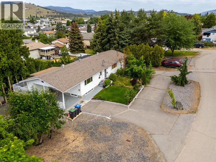 Photo de la propriété:  700 Fraser Road  BC V1X 3M3 