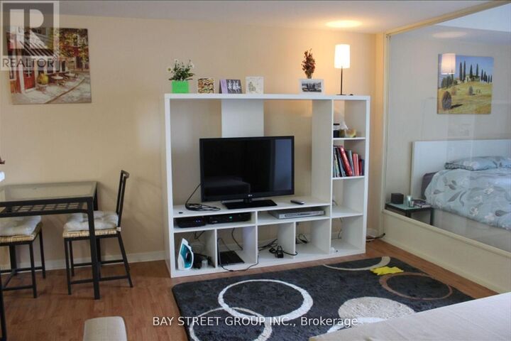 Property Photo: 1001 Bay Street 2213 ON M5S 3A6