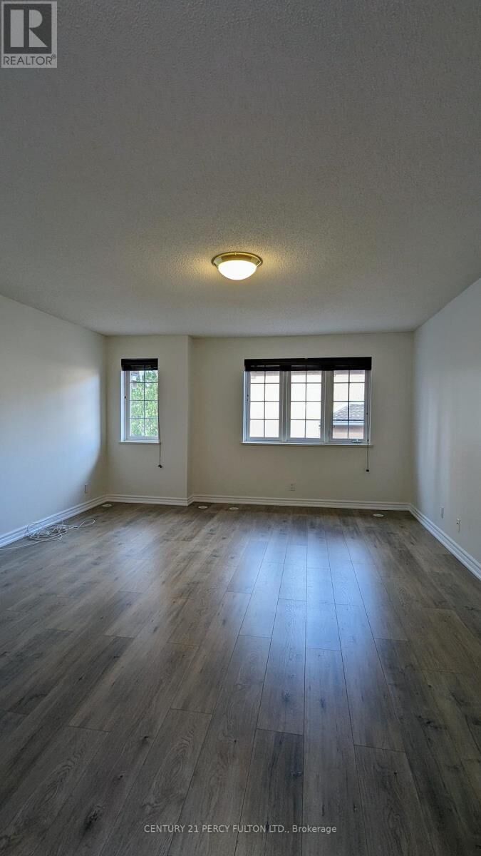 Property Photo: 28 Sommerset Way 1107 ON M2N 6W7
