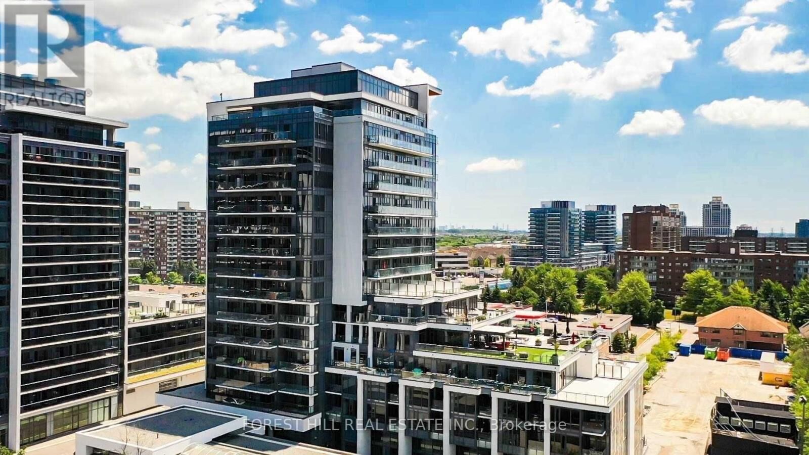Property Photo:  9618 Yonge Street 605  ON L4C 0X5 