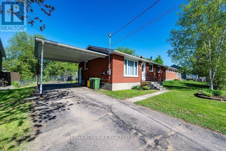 Property Photo:  36 Selkirk Street  ON K8H 1P2 