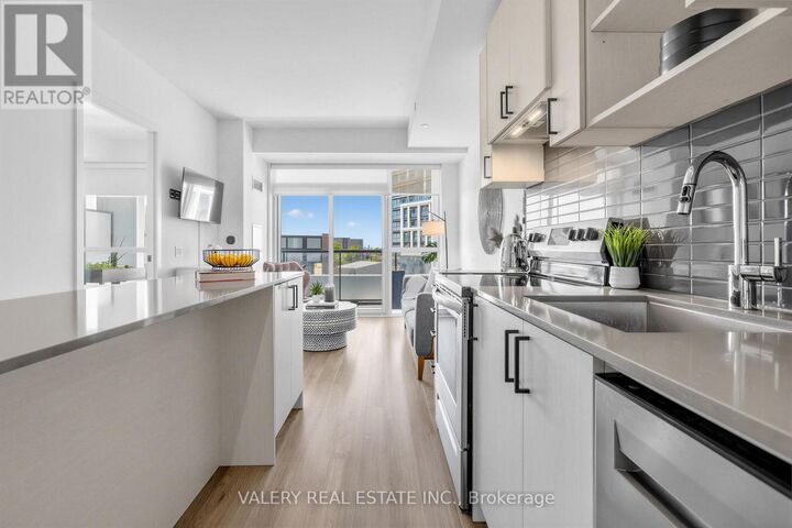Property Photo: 60 George Butchart Drive 411 ON M3K 0E1