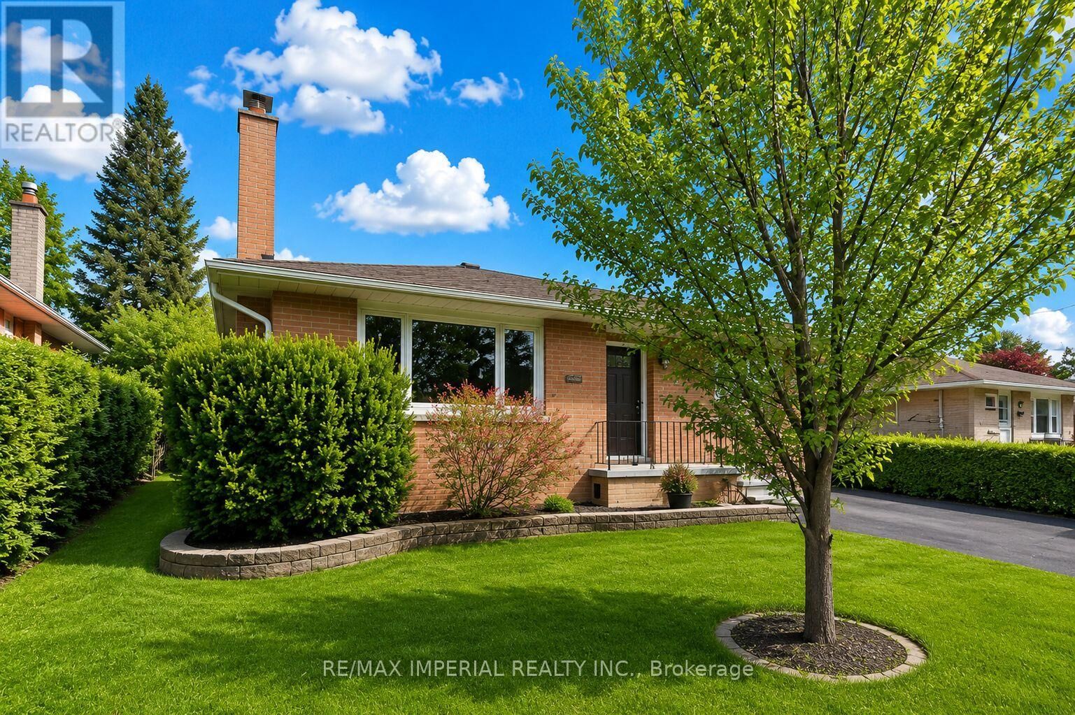 Property Photo:  711 Gilbert Street West Main  ON L1N 1S1 