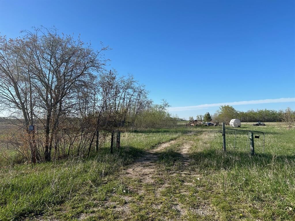 Property Photo:  37086 61N Road  MB R1N 3A3 