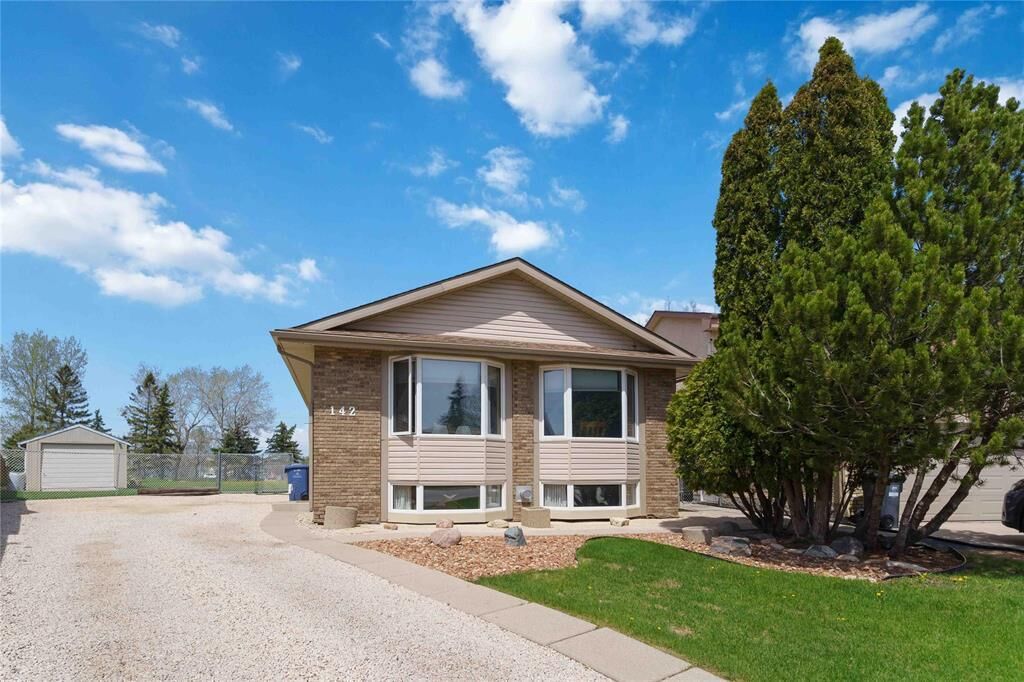 Photo de la propriété: 142 Charbonneau Crescent MB R3X 1C2