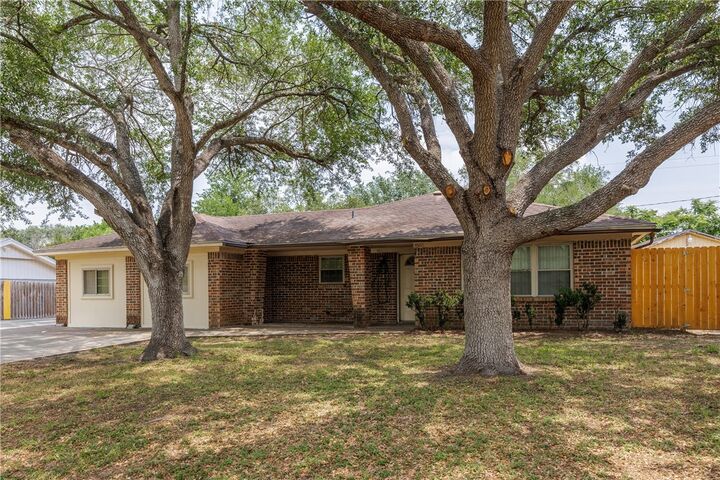 Property Photo:  4506 White Oak Drive  TX 78410 