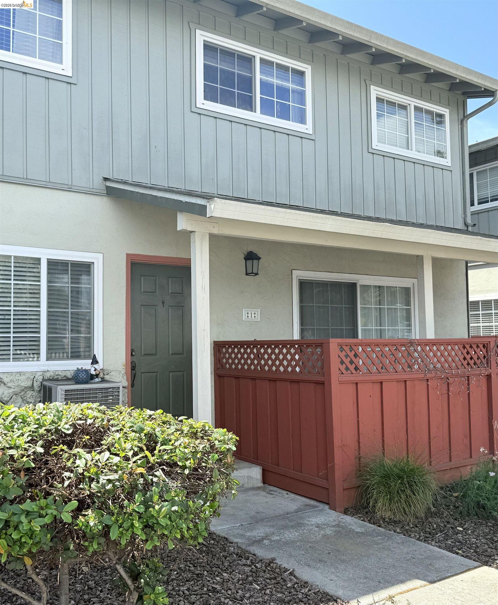 Property Photo: 650 Fargo Ave 1 CA 94579