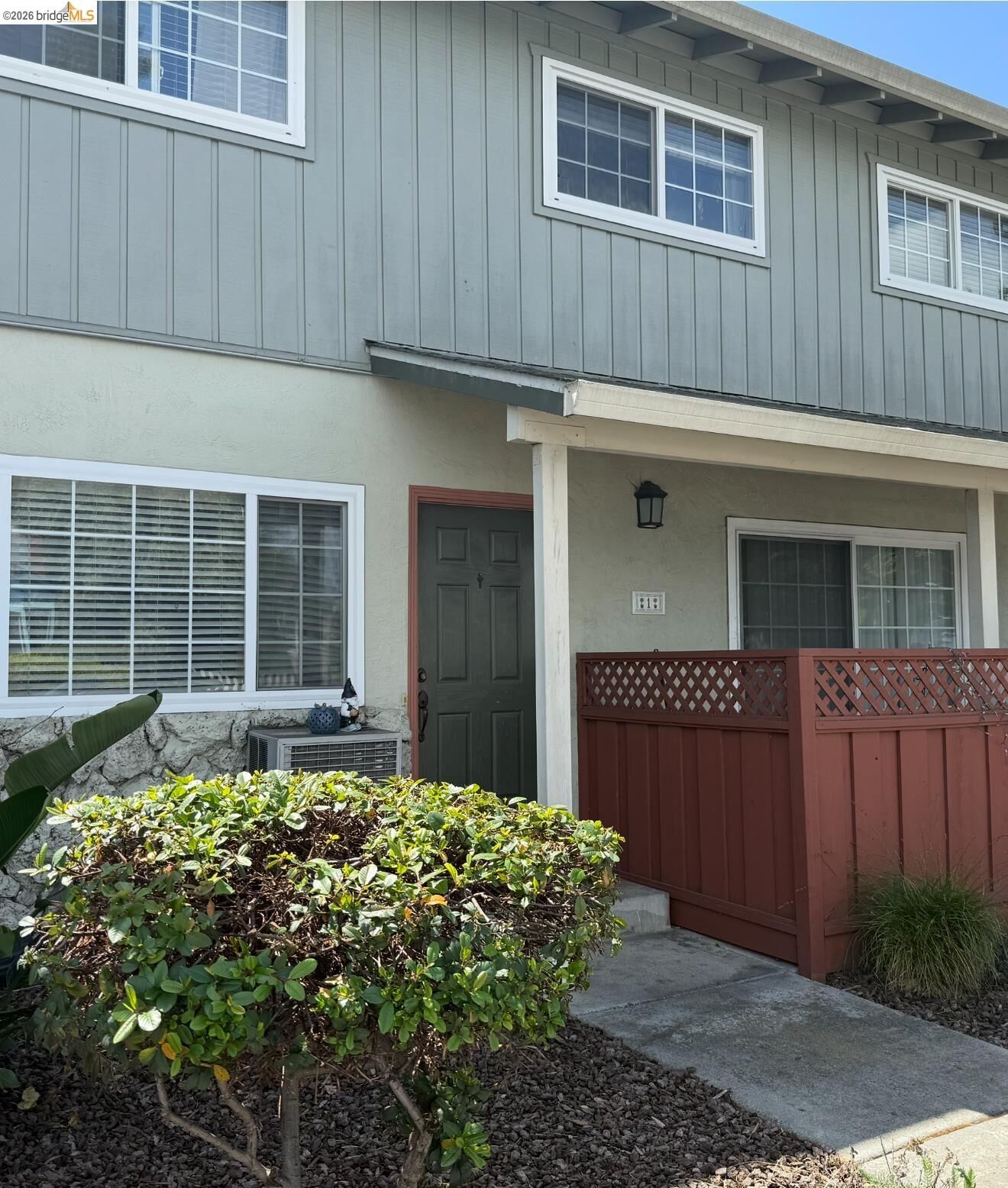Property Photo: 650 Fargo Ave 1 CA 94579