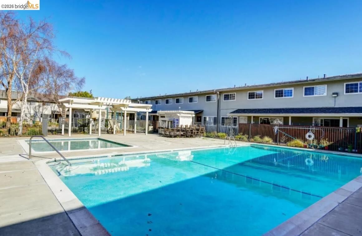 Property Photo:  650 Fargo Ave 1  CA 94579 