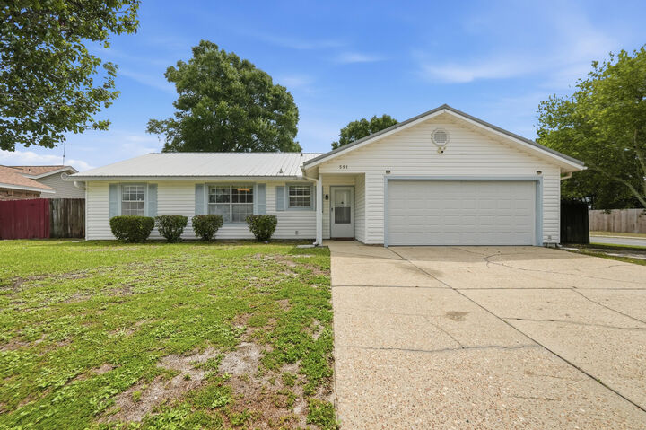 Property Photo:  591 Brian Circle  FL 32569 