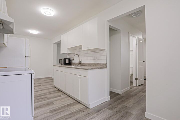 Property Photo:  238 Primrose Gardens Gardens NW  AB T5T 0R1 