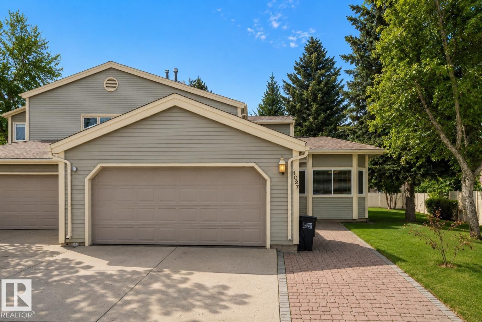Property Photo: 1027 109 Street NW AB T6J 5G2