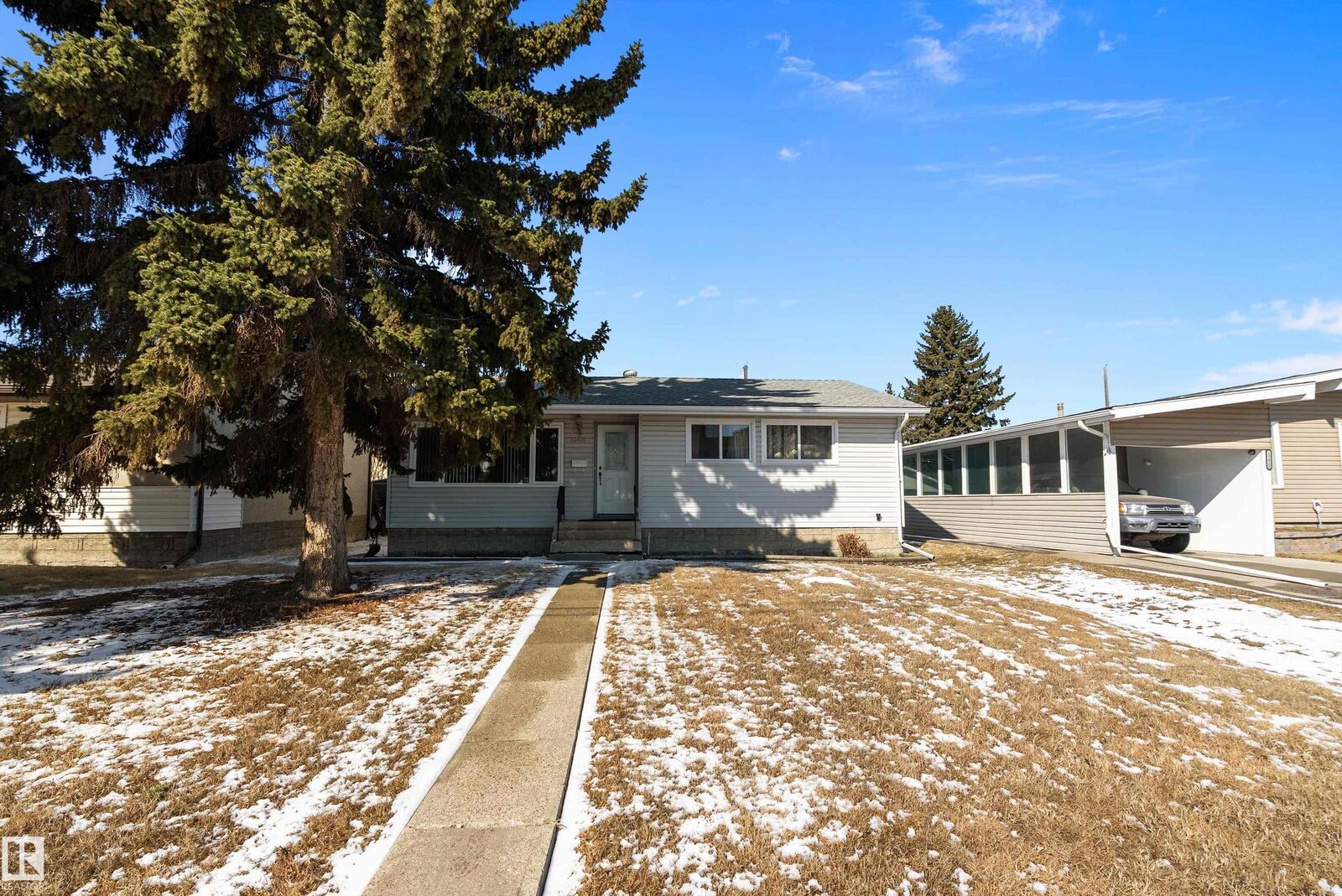 Property Photo:  13416 101 Street NW  AB T5E 4G4 