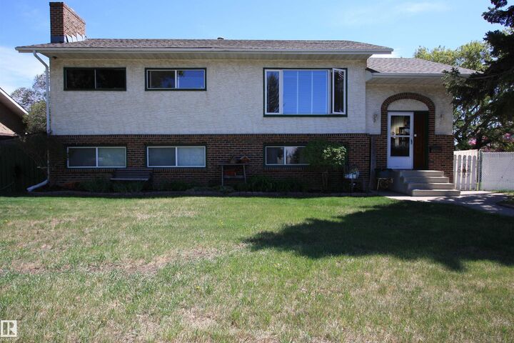 Property Photo:  13315 136 Street NW  AB T5L 1Z8 
