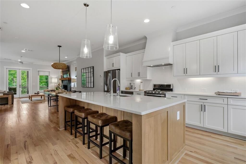 Property Photo: 1033 Endeavour Court GA 30064