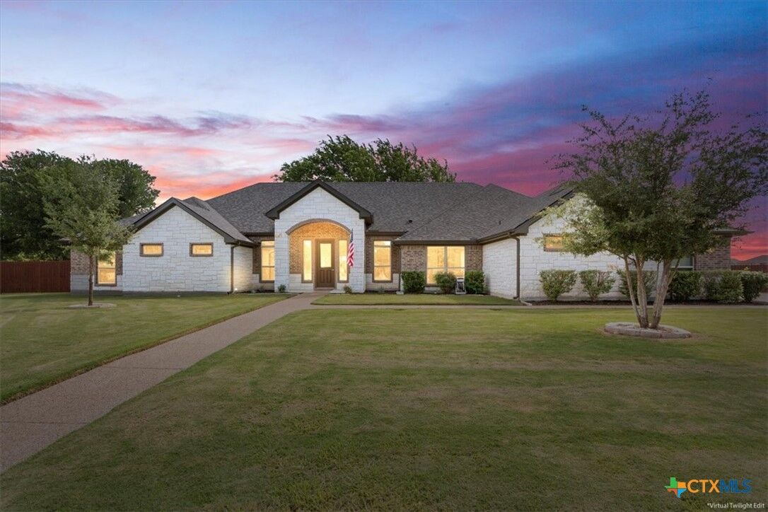 Property Photo:  1221 Mountain View Drive  TX 76548 