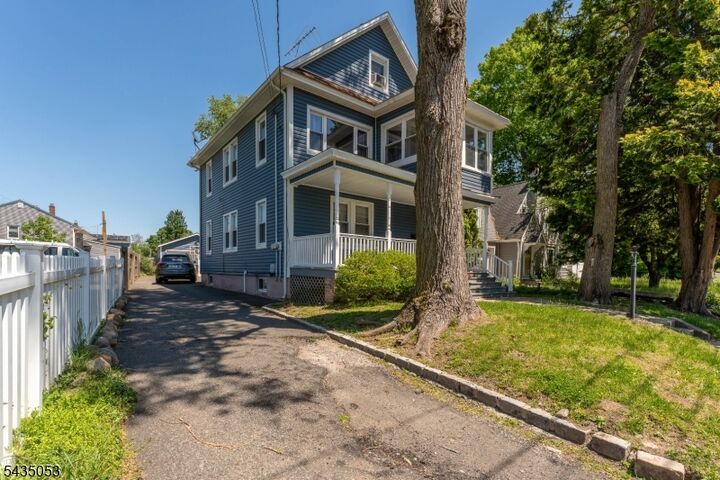 Property Photo:  30 Rockview Ter  NJ 07060 