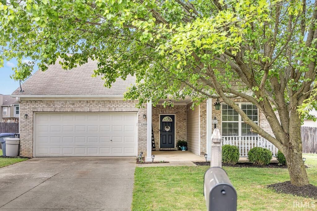 Property Photo:  1559 W Castle Court  IN 47403-4682 