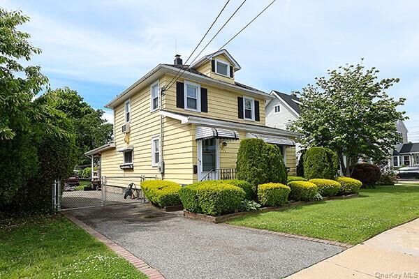Property Photo: 425 Linden Street NY 11710