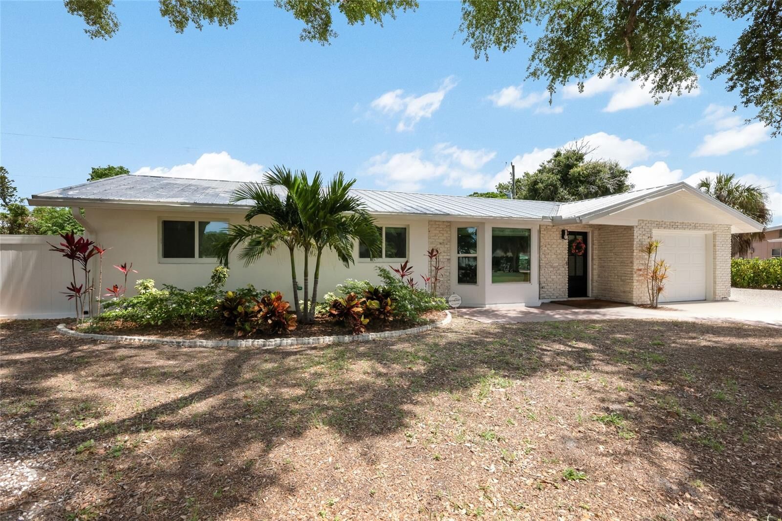 Property Photo:  3119 Rose Street  FL 34239 