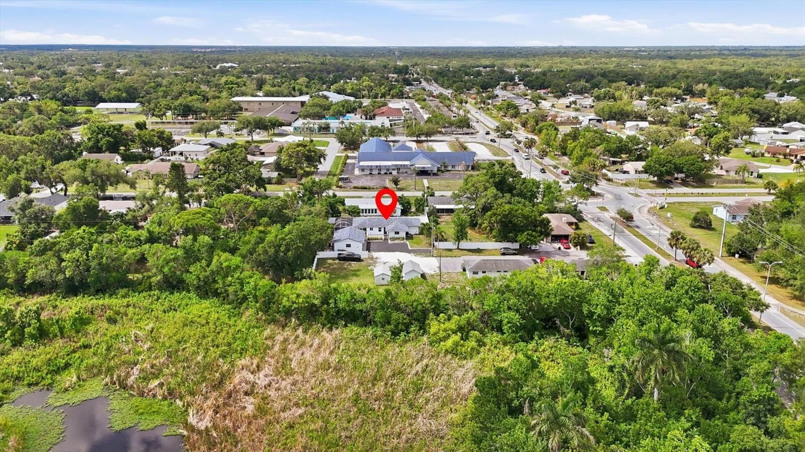 Property Photo: 201 Honore Avenue FL 34232