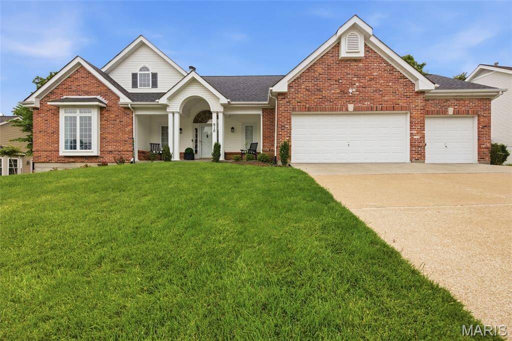Property Photo: 610 Dartmouth Crest Drive MO 63011