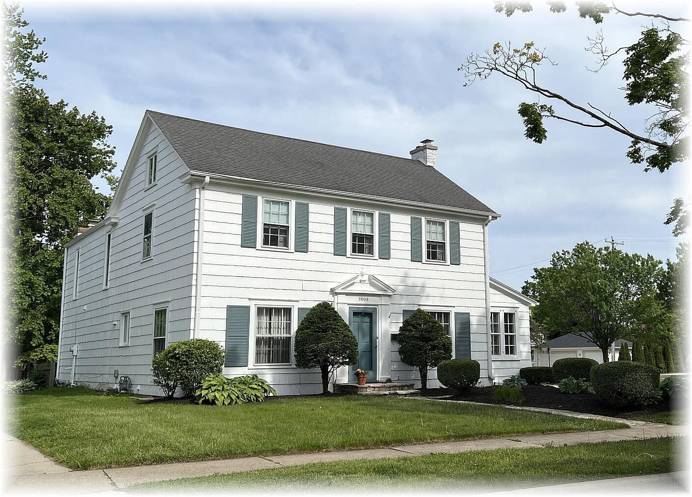 Property Photo: 3009 Chatham St WI 53402