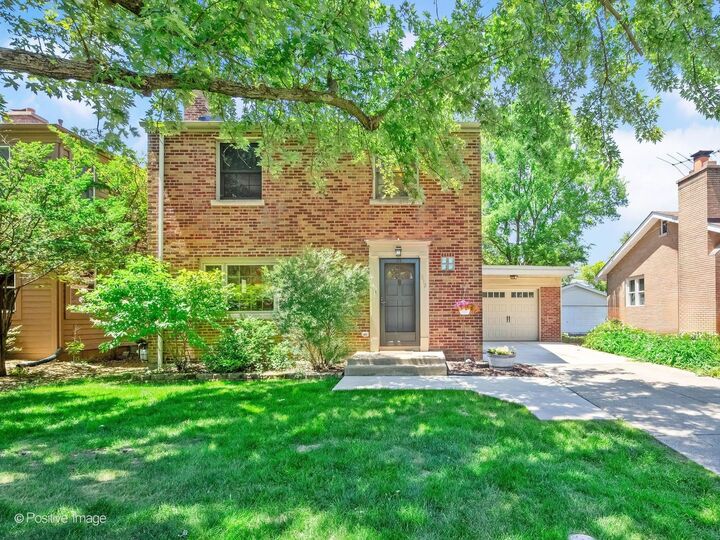 Property Photo:  812 S Madison Avenue  IL 60525 
