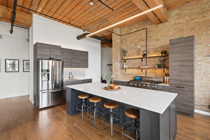 Property Photo: 1327 W Washington Boulevard 4H IL 60607