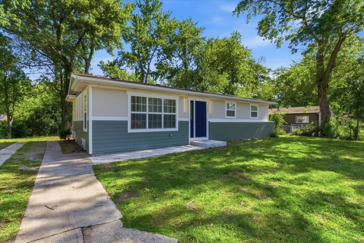 Property Photo: 7307 E 1st Street IL 60964