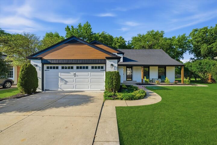 Property Photo: 12 W Pickwick Road IL 60005