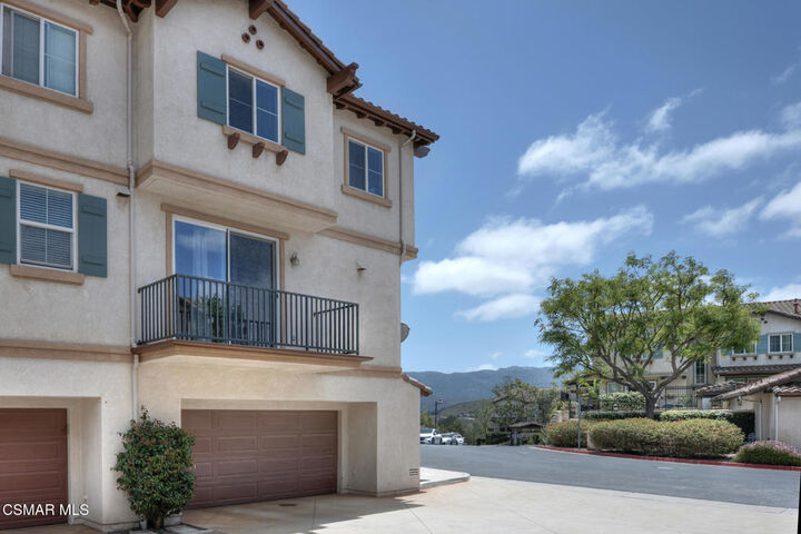 Property Photo:  4725 Via Altamira  CA 91320 