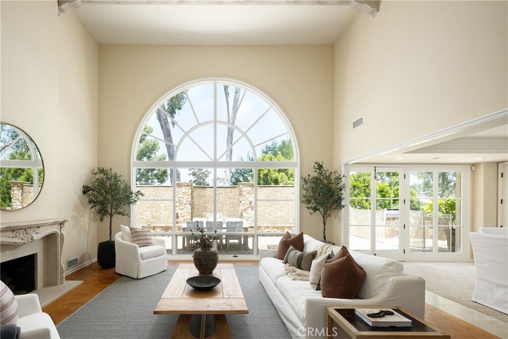 Property Photo:  4 Rue Grand Ducal  CA 92660 