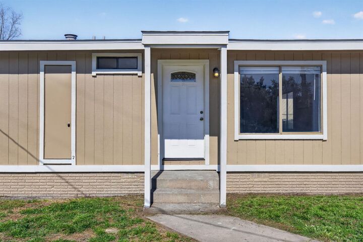 Property Photo:  2715 Altos Avenue  CA 95815 