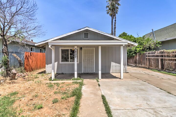 Property Photo:  3807 15th Avenue  CA 95820 
