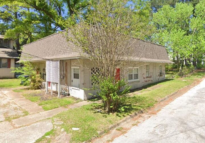 Property Photo: 811 Graham St. MS 38834