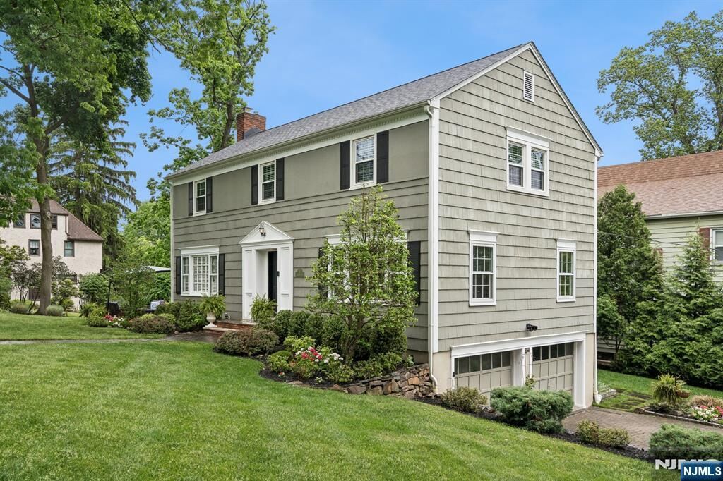 Property Photo:  81 Mountain Road  NJ 07044 