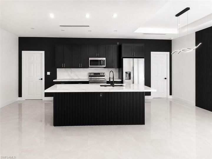 Property Photo: 713 Da Vinci Ave S FL 33974