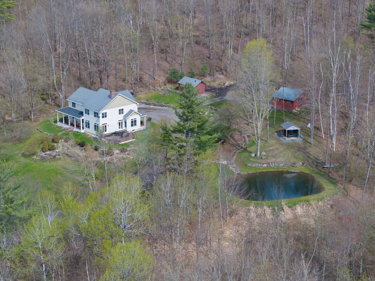 Property Photo:  10 Hedgehog Hill  VT 05489 