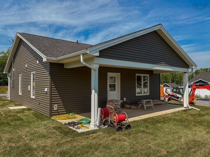 Property Photo: 37 Amelia Avenue NS B0N 2J0