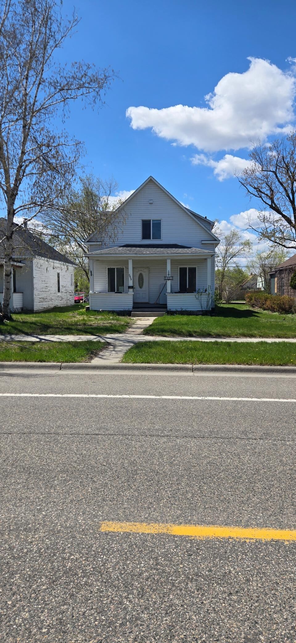Property Photo: 1017 Minnesota Avenue NW MN 56601