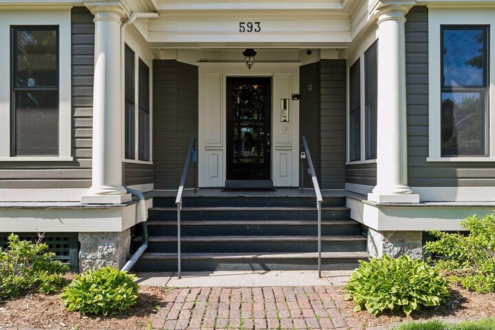 Property Photo:  593 Laurel Avenue 3E  MN 55102 